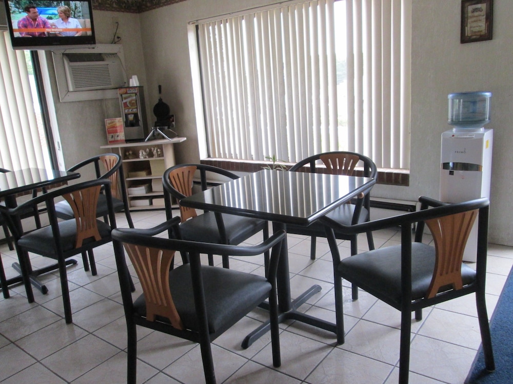 Loyalty Inn Rockingham - photo 9
