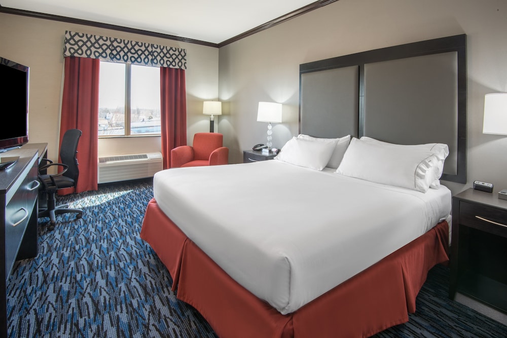 Holiday Inn Express Cleveland Airport Brookpark by IHG - photo 7