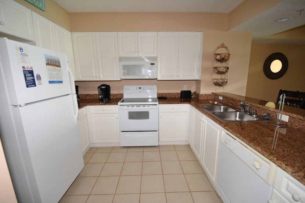 North Tower Apartment 207 - photo 9