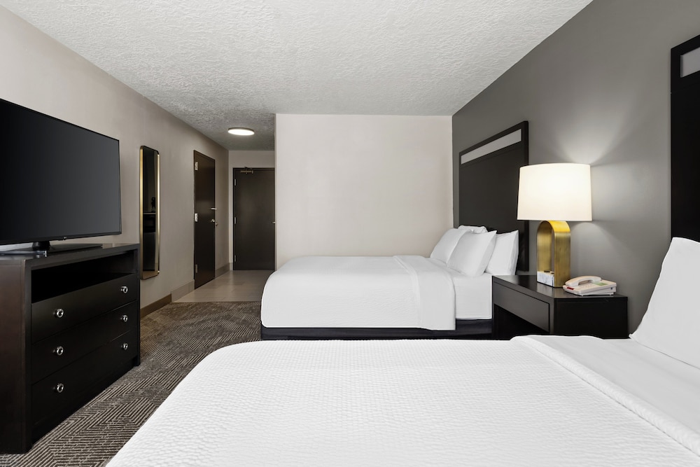Holiday Inn & Suites Albuquerque Airport by IHG - photo 13