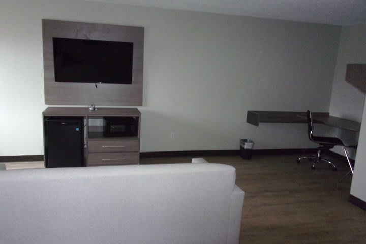 Super 8 by Wyndham Marston - photo 8