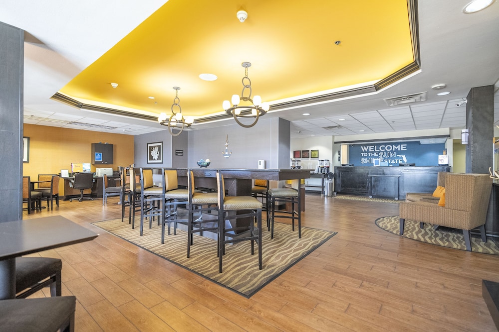 Hampton Inn Spring Hill - photo 8