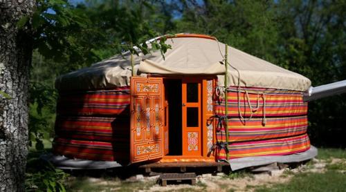 Les Yourtes de Bascot - last minute hotel in Unknown City
