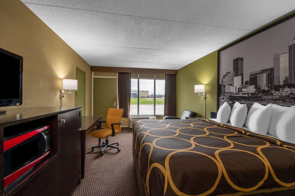 Super 8 by Wyndham Perrysburg Toledo - photo 18