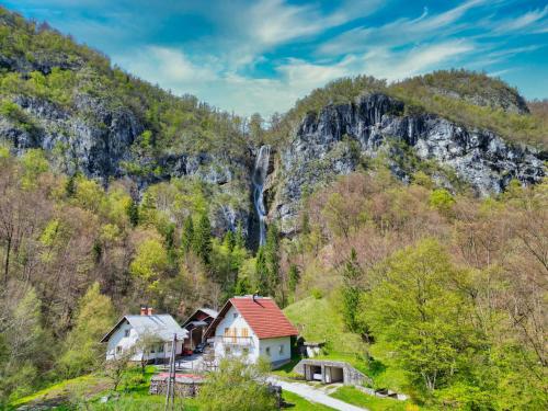 Apartma Pr'kovač — 4-Star Luxury Hotel in Bohinjska Bistrica, Slovenia