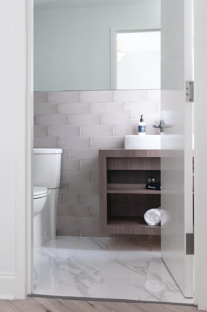 Luxuri Suites - photo 88