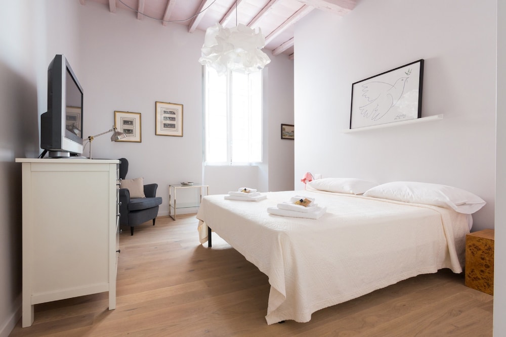 Ideal Apartment D'Ascanio Piazza Navona — 4-Star Luxury Hotel in Rome, Italy