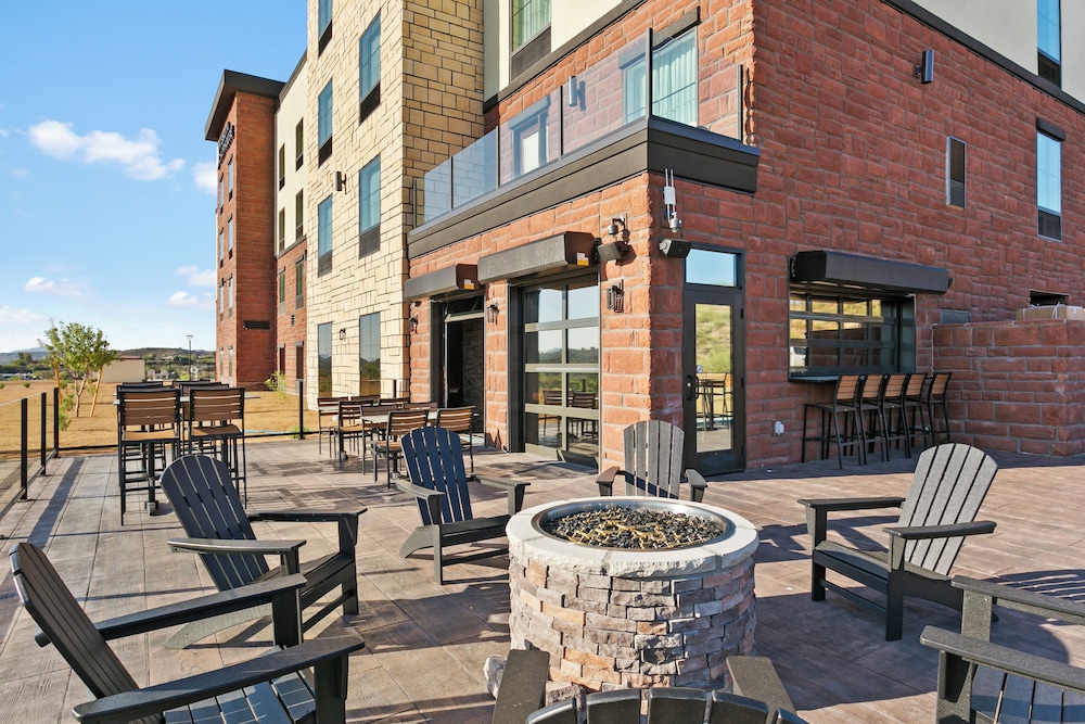 Cobblestone Hotel & Suites Wickenburg - photo 83