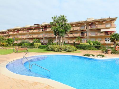 Apartment Golden Beach — 4-Star Luxury Hotel in Sant Carles De La Rapita, Spain