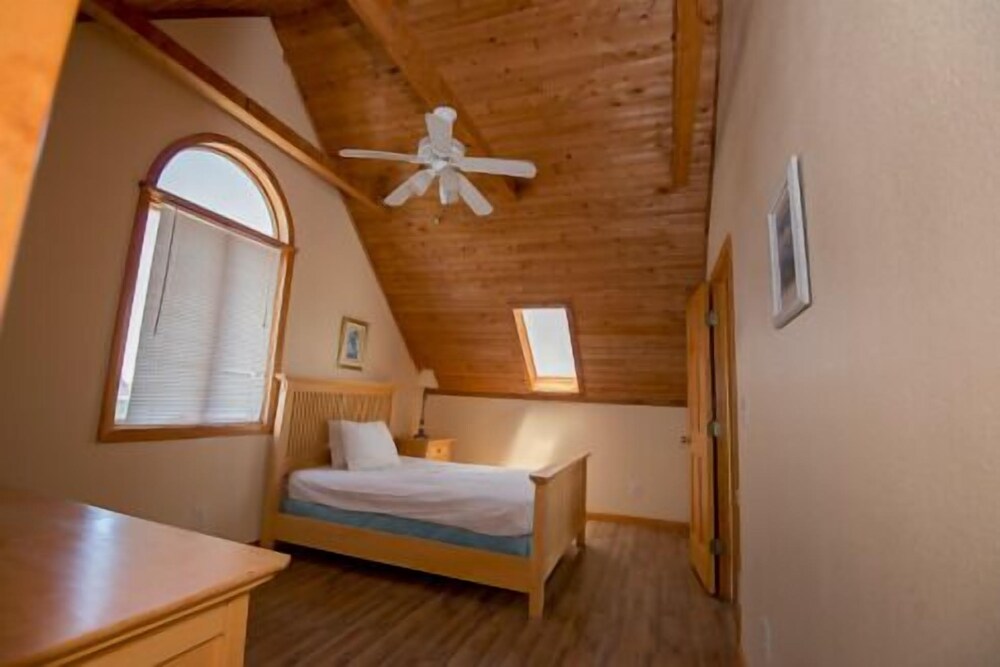 Avon Cottages - photo 2