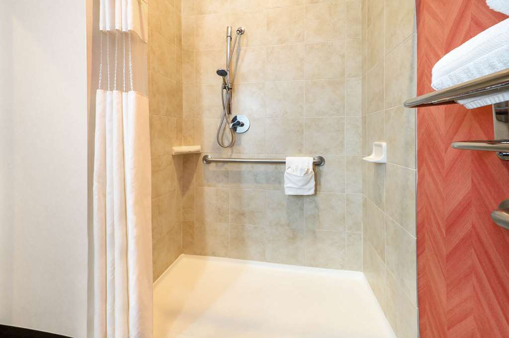 La Quinta Inn & Suites by Wyndham Longview North - photo 7