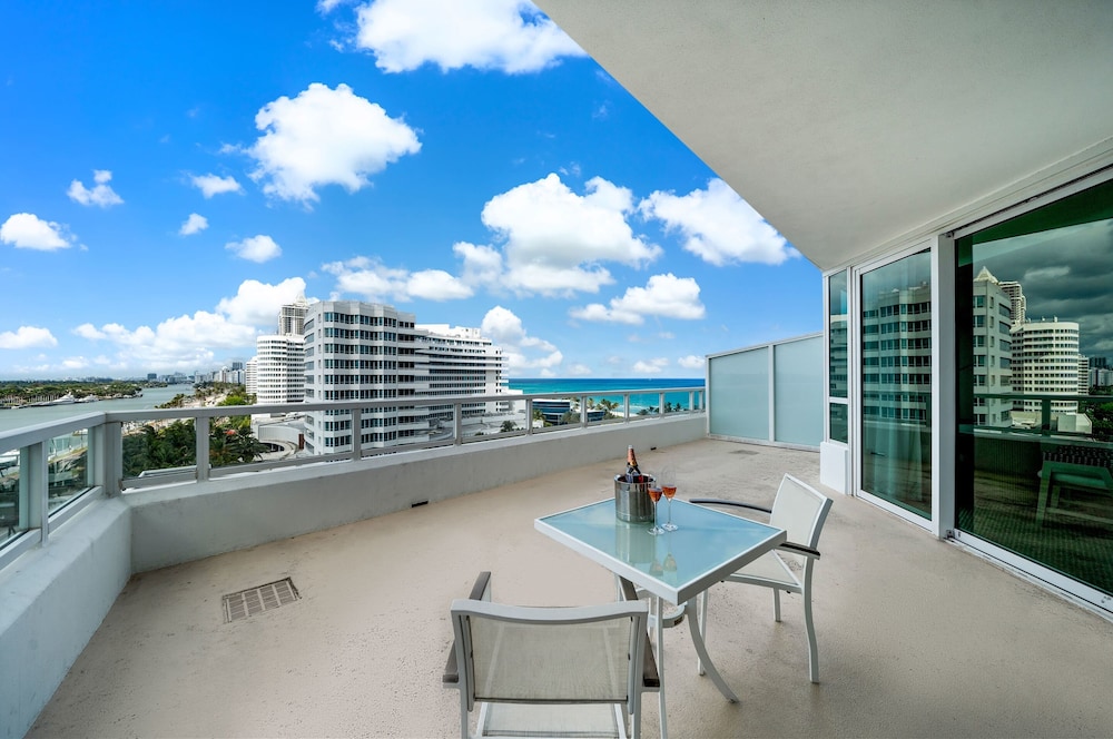 Fontainebleau Miami Beach Private Luxury Suites - photo 520