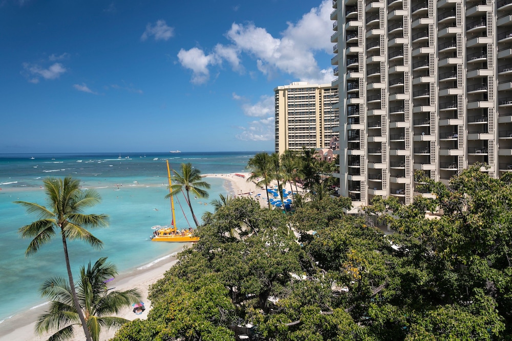 Moana Surfrider A Westin Resort & Spa Waikiki Beach - photo 27
