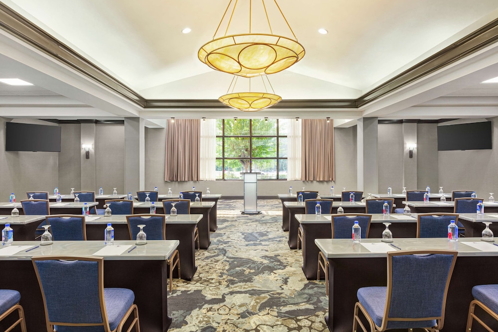 DoubleTree by Hilton Hotel Jackson - photo 54