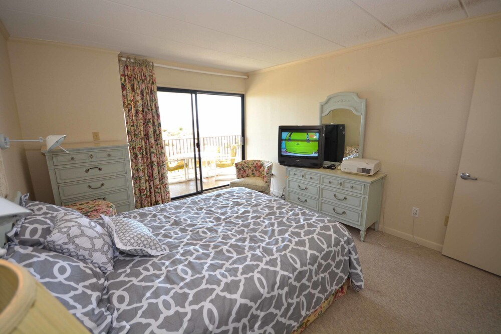 Covington Towers 103 2 Br Condo - photo 5