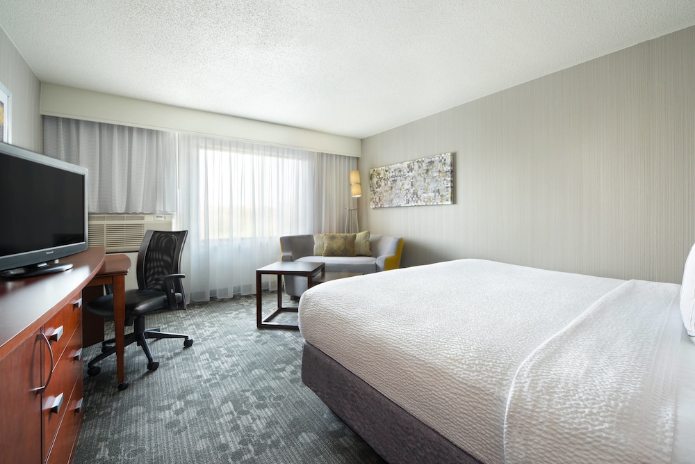 Courtyard by Marriott Mishawaka University Area — hotel in Mishawaka