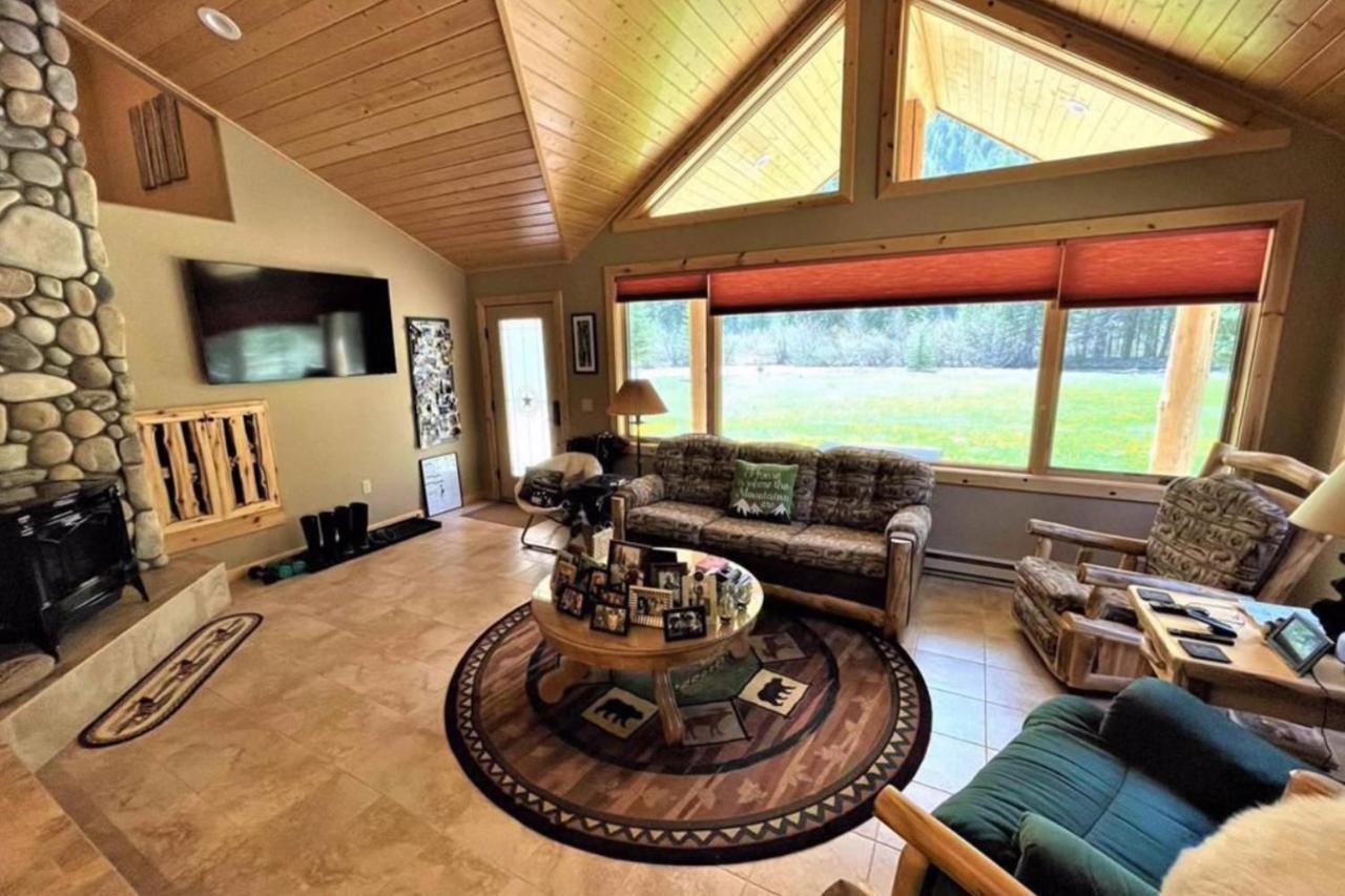 Scenic Solitude in North Bend, United States