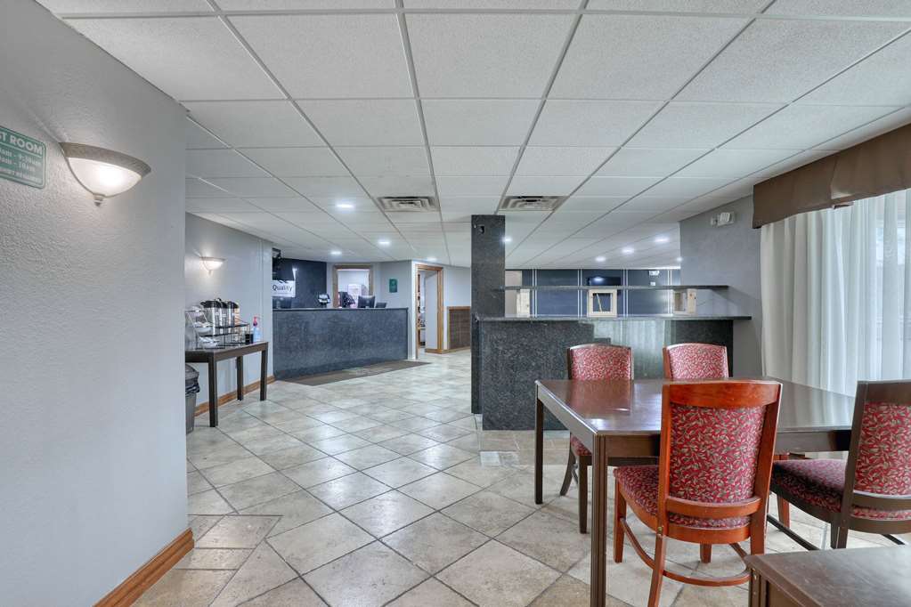 Quality Inn & Suites Green Bay Downtown - photo 9