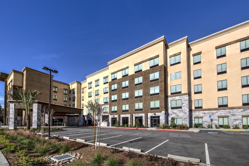 Hampton Inn & Suites San Jose Airport - photo 22