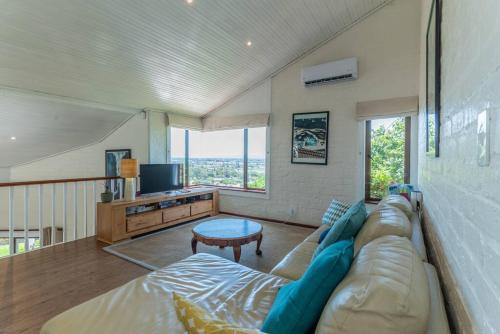 3BR Lakeside Home Mountains & Beach Nearby