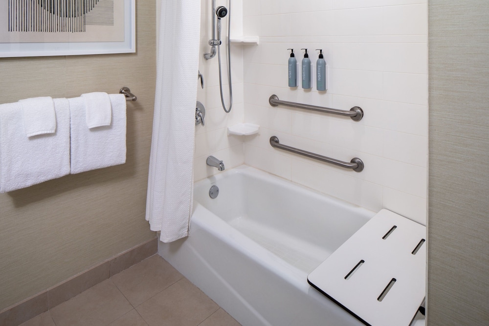 Courtyard by Marriott Charleston Downtown Civic Center - photo 21