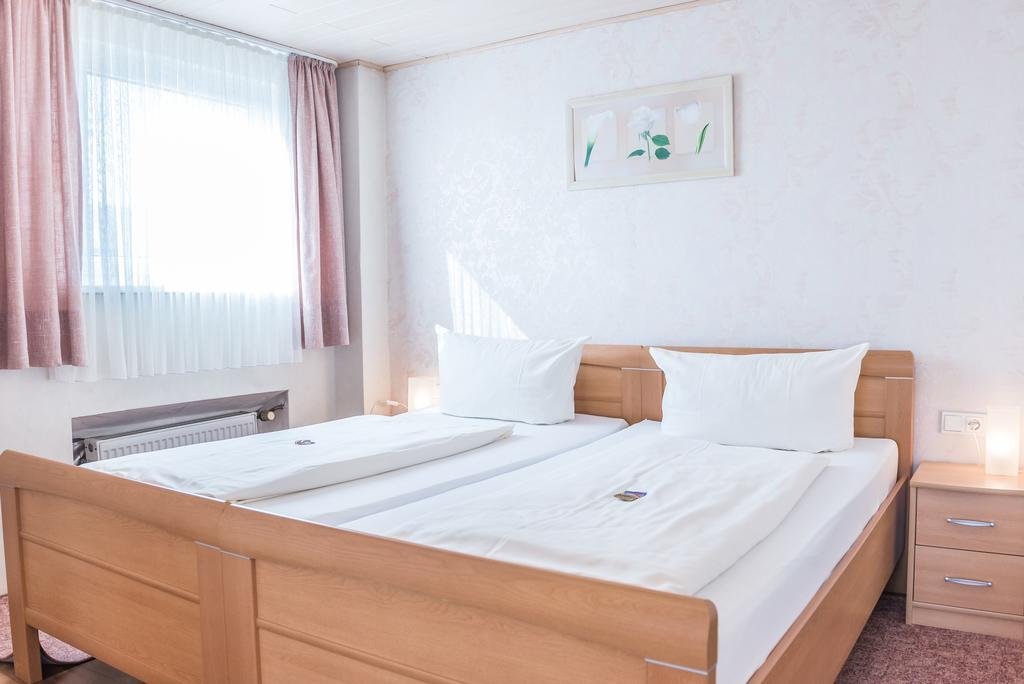 Hotel Burgblick — Kusel — photo 2