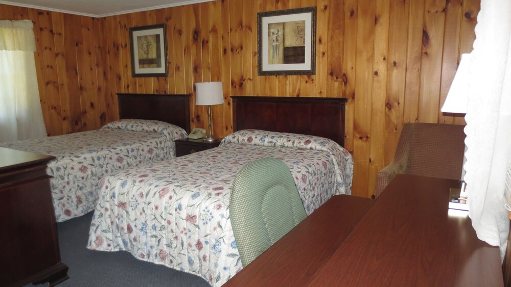 The Villager Motel - photo 15