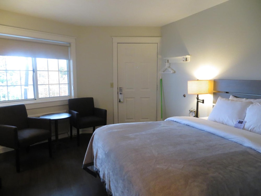 Brio Beach Inn - photo 19