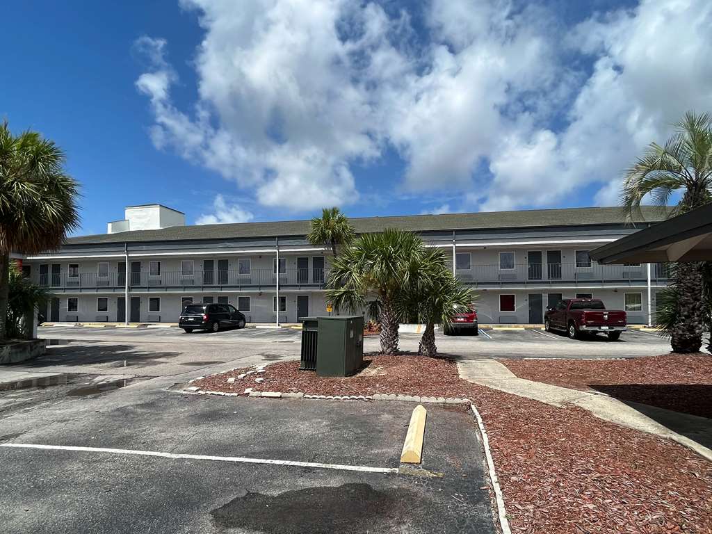 Motel 6 New Port Richey FL - photo 4