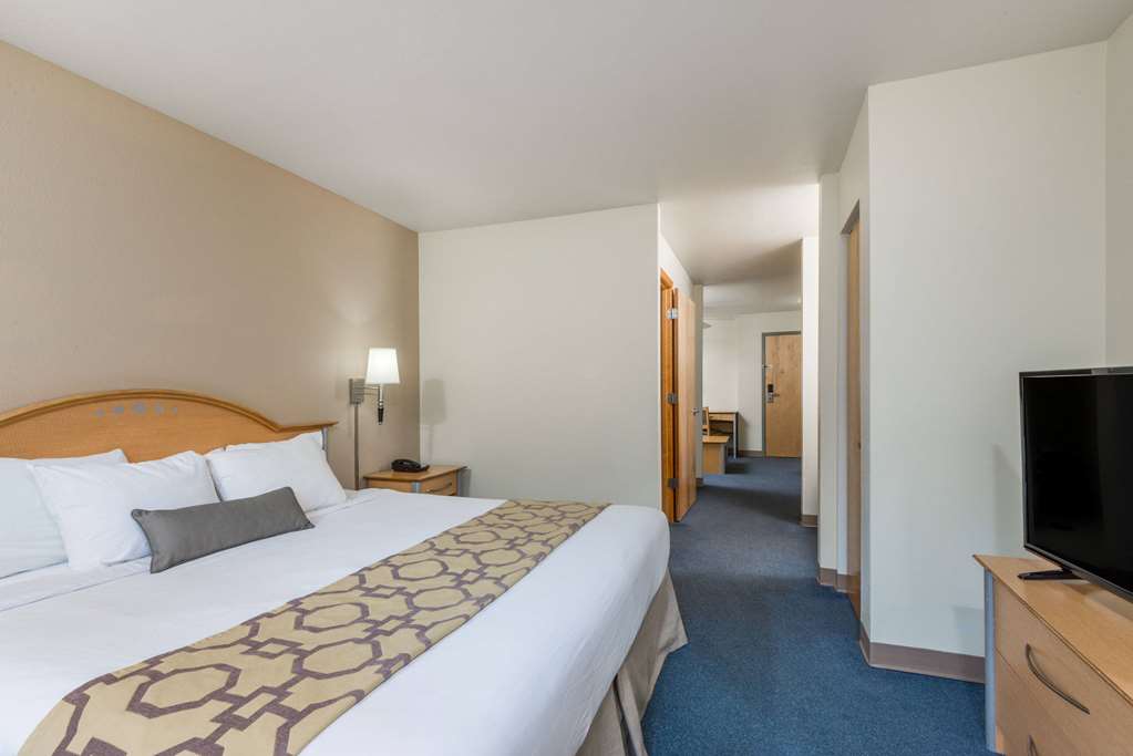 Baymont by Wyndham Noblesville - photo 25