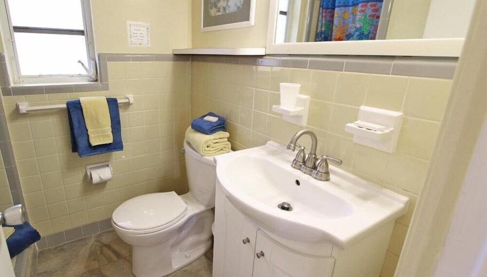 Beachouse Inn & Suites - photo 11