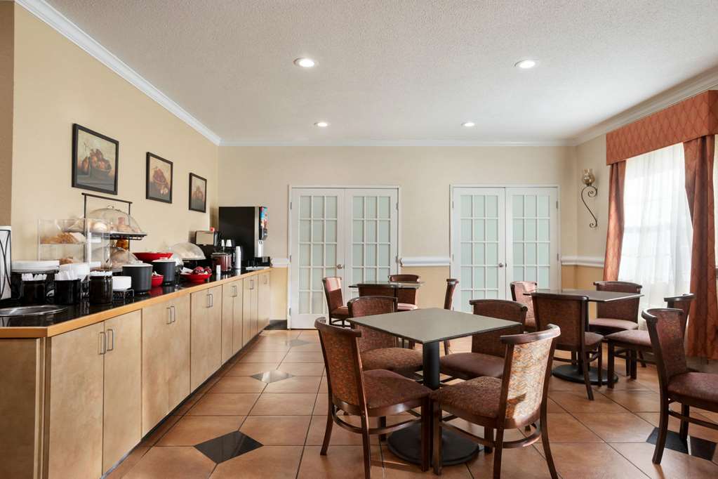 Ramada by Wyndham Elizabethtown - photo 5