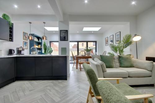 Clover lodge Portsmouth luxury home with off road free parking — 4-Star Luxury Hotel in Portsmouth, United Kingdom