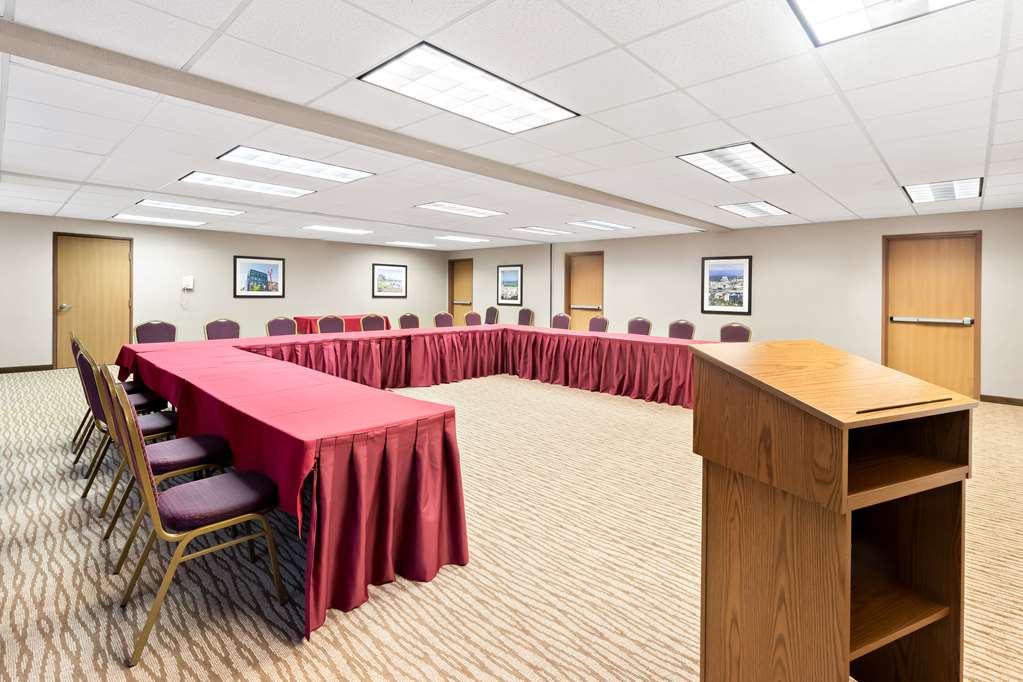 Comfort Suites Portland Airport - photo 36