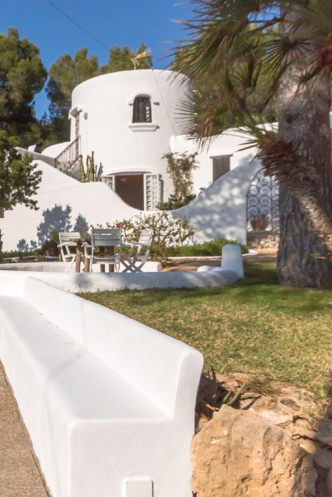 Casa Esquitx — 4-Star Luxury Hotel in Sant Antoni De Portmany, Spain