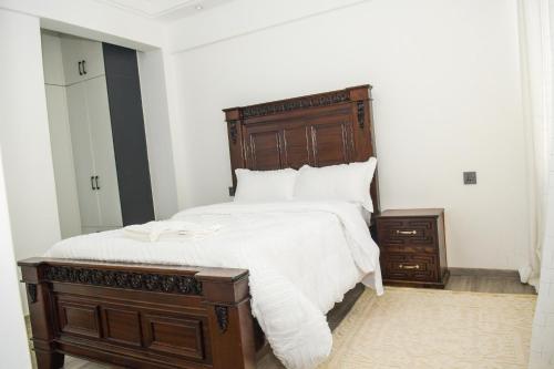 luxurious fully furnished three bedroom apartment with DSQ Gym children play area rooftop football pitch coffee house restaurant garden in kileleshwa