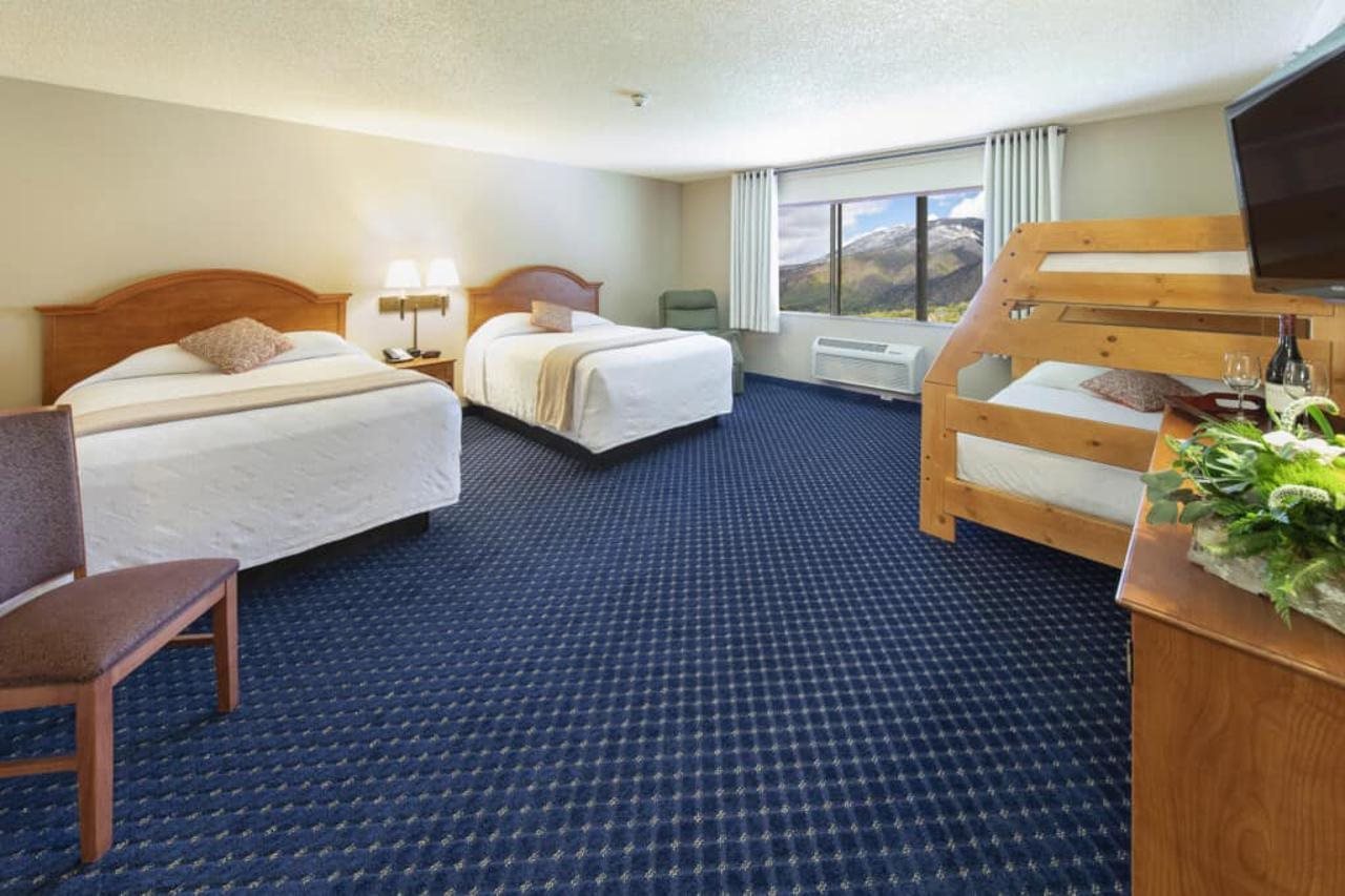 Hotel Glenwood Springs - photo 36