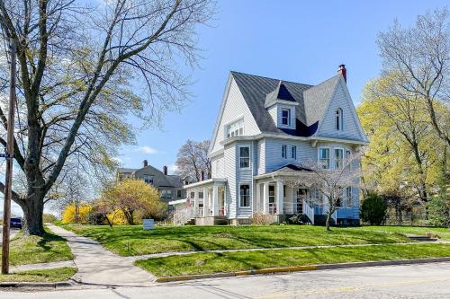 The Blacker House — 4-Star Luxury Hotel in Manistee, United States