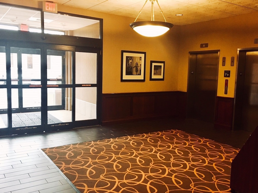 Hampton Inn & Suites Chesapeake Battlefield Blvd. - photo 2