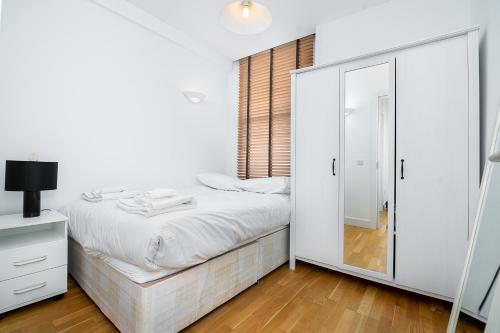 Modern 1 Bed Flat in Holborn London for up to 2 people with free wifi — 4-Star Luxury Hotel in London, United Kingdom