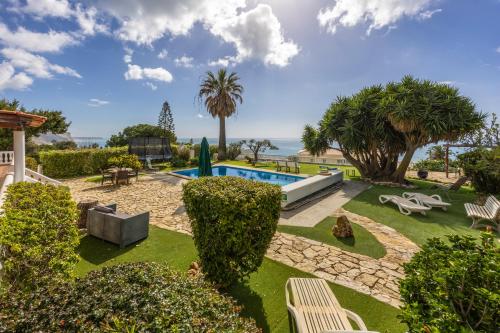 Seaside Retreat Casa Romana — 4-Star Luxury Hotel in Luz, Portugal