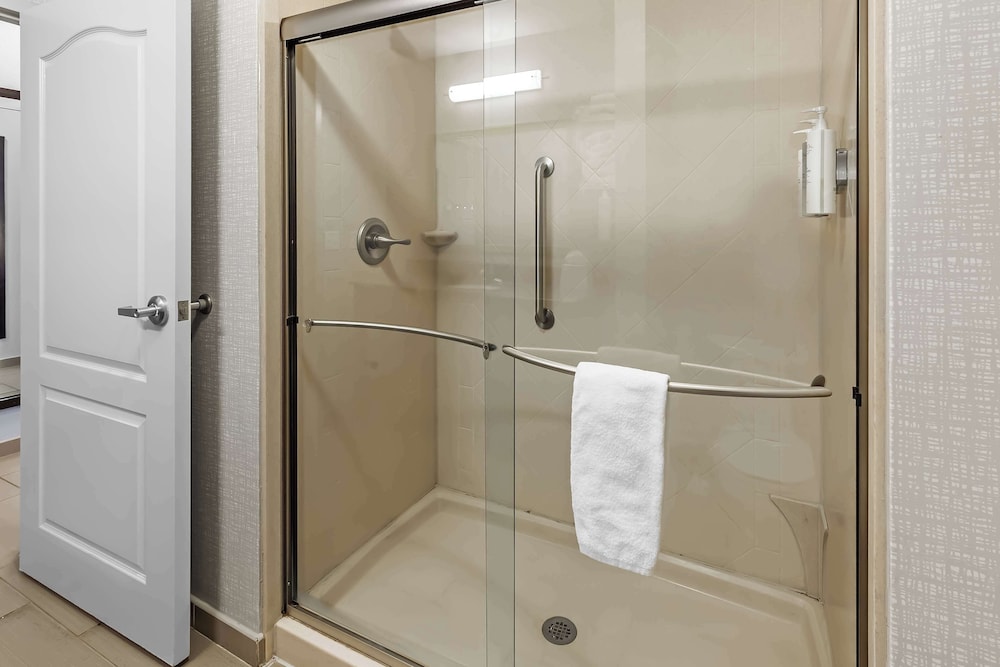 Hampton Inn Atmore - photo 18