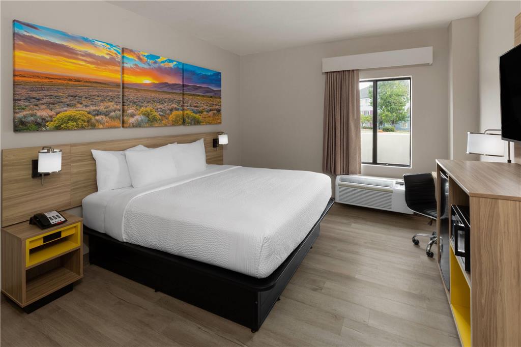 Days Inn by Wyndham Tulsa Central - photo 17