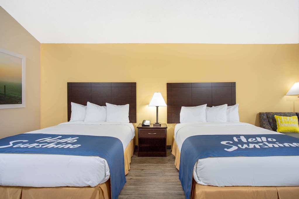 Days Inn by Wyndham Lake City - photo 13