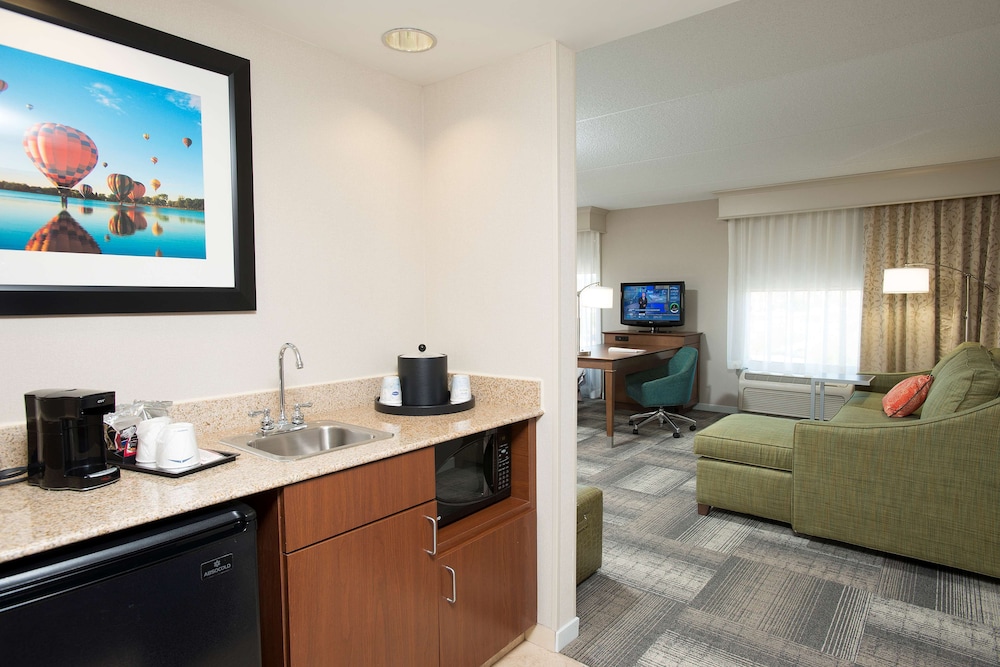 Hampton Inn & Suites Cincinnati Union Center - photo 25
