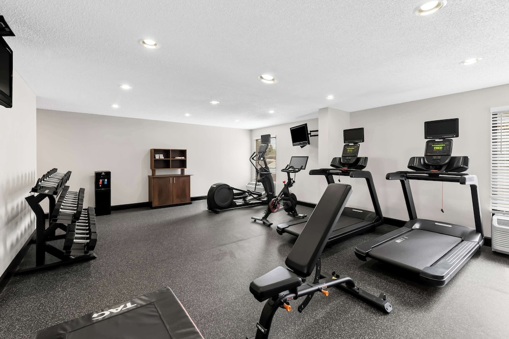 Hampton Inn Pennsville - photo 31