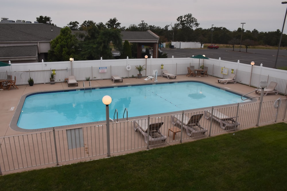 Ramada by Wyndham Vineland Millville Area — hotel in Vineland