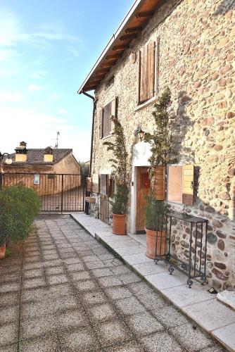Casetta Renzi — 4-Star Luxury Hotel in Calmasino, Italy