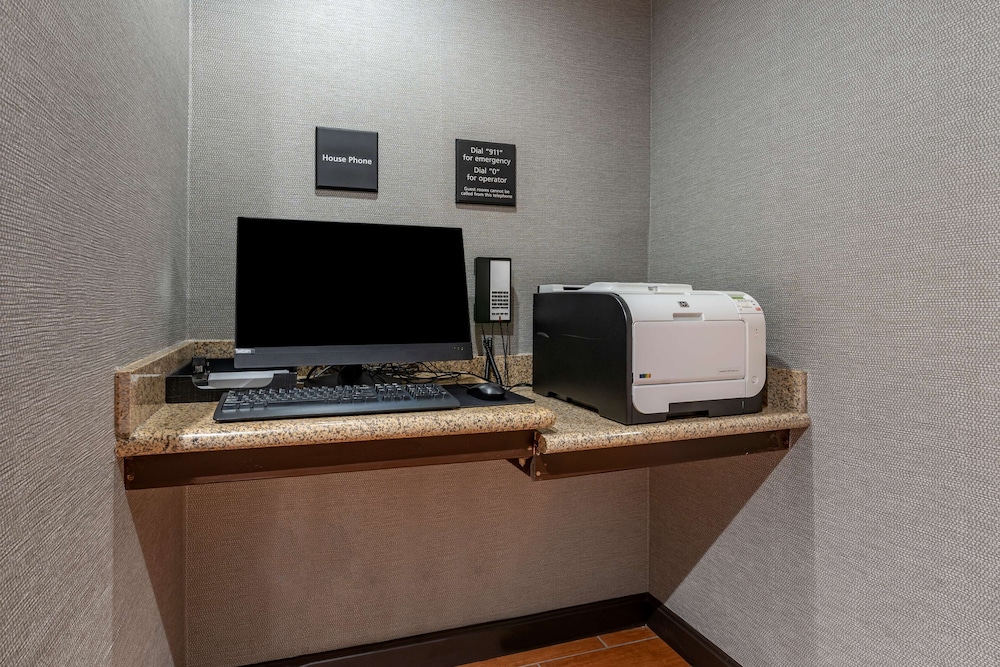 Hampton Inn & Suites Louisville East - photo 39