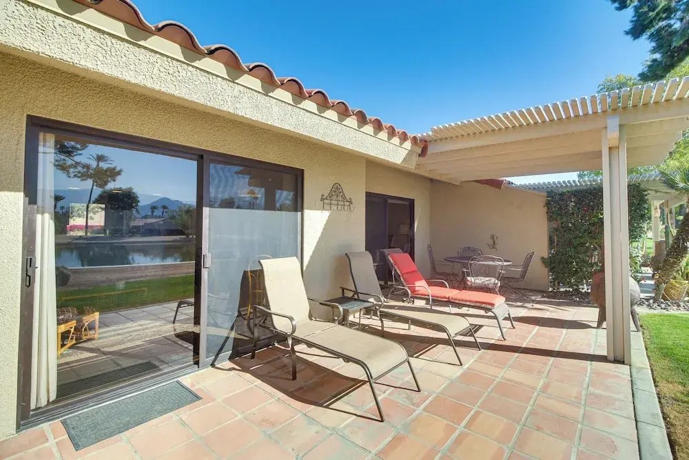 Pet friendly Palm Desert Gem on Golf Course - photo 5